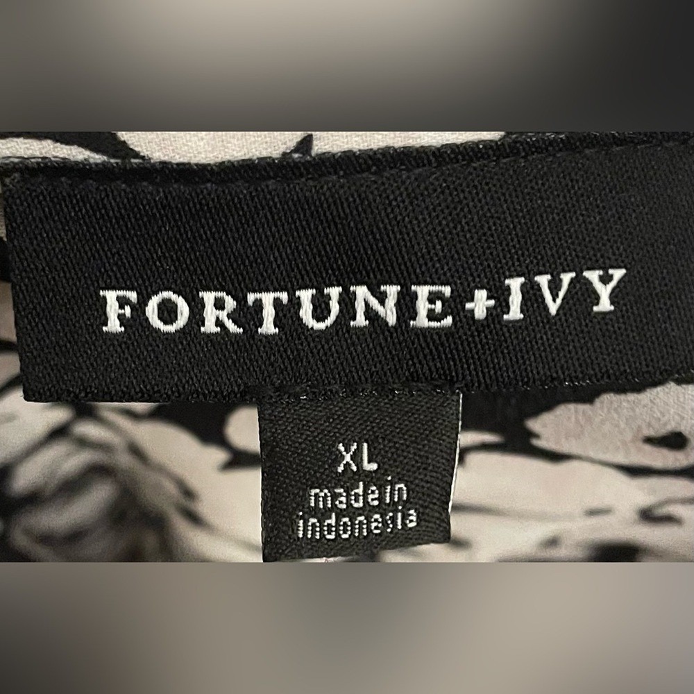 Fortune‎ + Ivy- Chic Monochrome Floral Women's Blouse Size XL - Picture 7 of 8